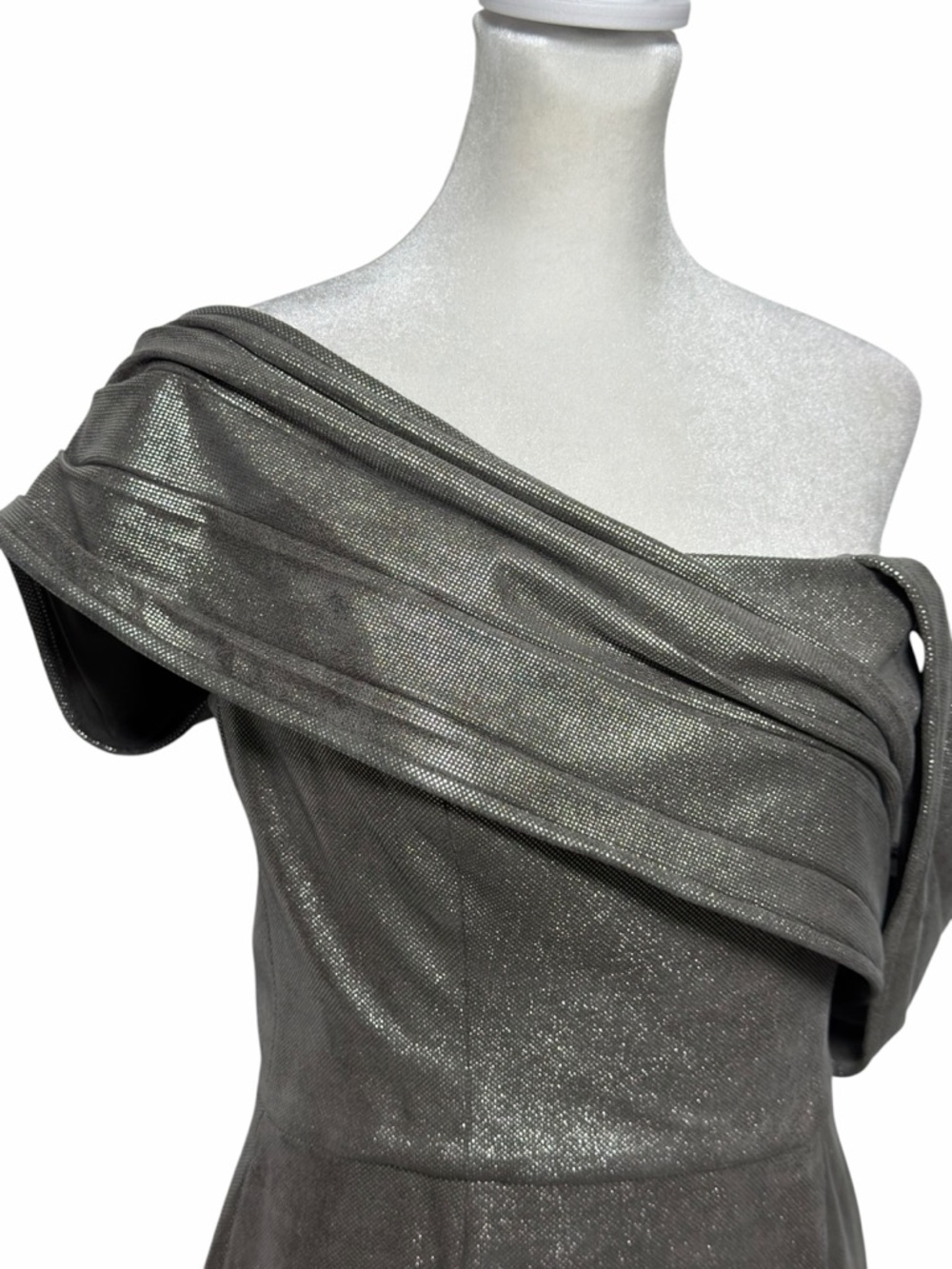 NWT Black Halo Evelina Metallic Off-Shoulder Sheath Dress Sky Dust Size 8 - Picture 3 of 12